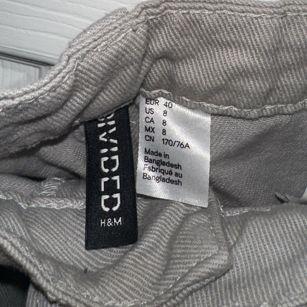 H&M Women’s Light Gray Cargo Pants - Picture 2 of 6